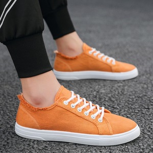 Chaussures blanches en <span class=keywords><strong>toile</strong></span> à pompons pour hommes Printemps Été Nouvelles chaussures décontractées Chaussures basses pour hommes Vente en gros Chaussures plates polyvalentes à la mode - Product Image 2