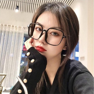 Gafas con montura cuadrada a la moda para mujer, lentes de resina negras, gafas ópticas planas de tamaño mediano, origen Taizhou - Product Image 1