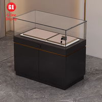 Vitrinas Profesionales para Joyería de Vidrio - Tipos de Isla y de Pie - Soluciones Personalizadas para Diseño de Tiendas Individuales y Completas