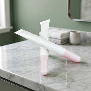 Tube en plastique blanc vierge avec impression personnalisée du logo et bouchon à brosse, emballage cosmétique pour dissolvant de vernis à ongles en gel. - Product Image 2
