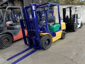 Mini chariot élévateur diesel Komatsu FD30 d'occasion pas cher 3 tonnes Composants de base d'origine du Japon Bonnes performances - Product Image 4