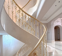 Rampe d'escalier en laiton plaqué or haut de gamme, rampe en cuivre et aluminium, luxe sur mesure pour villa
