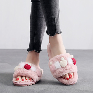 Scarpetta natalizia calda e morbida scarpetta <span class=keywords><strong>da</strong></span> <span class=keywords><strong>casa</strong></span> in morbido peluche <span class=keywords><strong>da</strong></span> donna <span class=keywords><strong>ciabatte</strong></span> <span class=keywords><strong>da</strong></span> donna in pelliccia invernale antiscivolo - Product Image 2