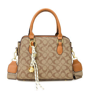 กระเป๋าสะพายพาดลำตัวทันสมัยมีพื้นผิวแบบพรีเมี่ยมสำหรับผู้หญิงกระเป๋าถือสะพายไหล่ดีไซน์หรูหราสำหรับผู้หญิงสินค้าในสต็อก - Product Image 1