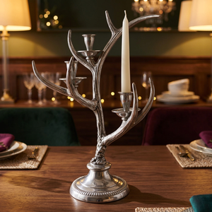 Portavelas de Metal con diseño de árbol grande de latón AK con 3 soportes en plata con acabado antiguo para decoración de mesa/decoración del hogar - Product Image 1