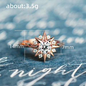 Anello a Stella per Donne in Oro Rosa, Design Minimalista con Stella a Otto Punte, Regolabile, con Accenti in Cristallo, Gioiello Statement - Product Image 4