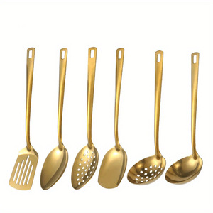 En gros, <span class=keywords><strong>ensemble</strong></span> d'ustensiles de cuisine en acier inoxydable : <span class=keywords><strong>Spatule</strong></span> ajourée, <span class=keywords><strong>Louche</strong></span> à soupe, Cuillère, Cuillère ajourée, <span class=keywords><strong>Spatule</strong></span> - Product Image 1