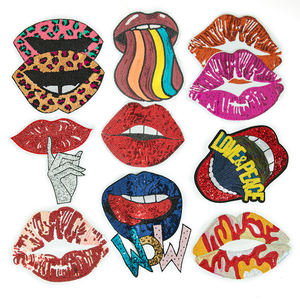 Petit quantité minimale de commande bouche langue paillettes patchs de transfert de chaleur T-shirt mode fer sur lèvres rouges Patch de broderie pour vêtement - Product Image 1