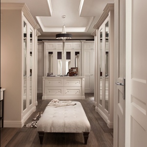 Sistema de Vestidor de Lujo en Color Blanco Crema, Moderno y Clásico, <span class=keywords><strong>Armario</strong></span> Grande Personalizado para Dormitorio con Isla y <span class=keywords><strong>Escalera</strong></span> Rodante - Product Image 1