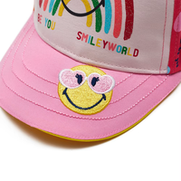 Casquette de baseball pour enfants en gros, motif dessin animé, impression arc-en-ciel souriant, broderie appliquée, visière incurvée, chapeau de protection solaire d'été