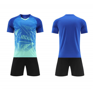 Toptan futbol forması nefes kumaş 100% polyester erkek spor futbol kıyafetleri özel futbol forması - Product Image 4