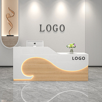 Petite table de comptoir minimaliste moderne pour magasin de vêtements, supermarché, entreprise, réception, espace d'accueil
