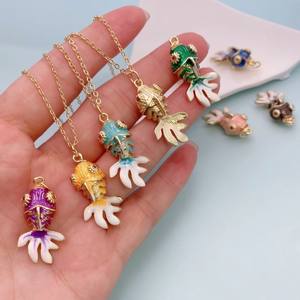 Pendentif <span class=keywords><strong>poisson</strong></span> <span class=keywords><strong>rouge</strong></span> coloré bricolage océan dessin animé gouttelettes 18K or <span class=keywords><strong>poisson</strong></span> pendentif collier en gros - Product Image 1