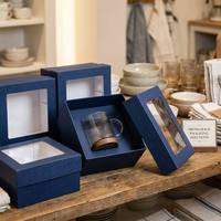 Boîte cadeau haut de gamme personnalisée en carton ondulé deux pièces avec fenêtre et insert en mousse pour tasses