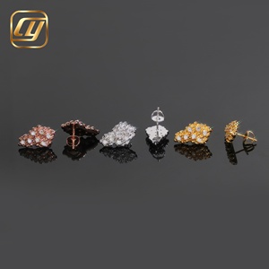 Boucles d'oreilles en argent S925 en gros, motif fleur découpée, avec moissanite et diamant VVS, plaqué or et or rose, bijoux fins - Product Image 2