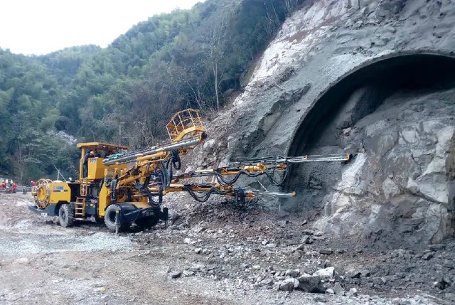 Hydraulic Crawler Drill Rig DR-299