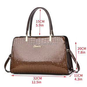 Sac à main de grande capacité pour femmes, de style haut de gamme, sac à bandoulière de luxe, chaînes, fermeture éclair, imperméable, doublure en polyester, PU - Product Image 3