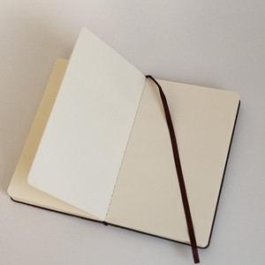 Carnet de notes en liège et marc de café, écologique, durable, naturel, de qualité supérieure, avec bande élastique pour journalisation, planification et prise de notes - Product Image 6