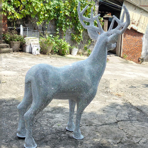 Escultura de Ciervo con Pedrería, Adorno de Jardín de Fibra de Vidrio para Exteriores, Estatua de Animal Independiente con Acabado Brillante - Product Image 5