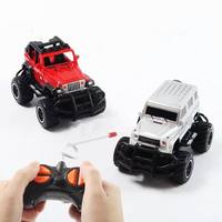 Jouet de célébrité Internet Mini voiture modèle RC avec chargeur 1/43 Radio télécommandé véhicule tout-terrain pour enfant