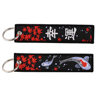 Glücksbringer Koi-Karpfen Japanischer Schlüsselanhänger mit Stickerei, Jet-Tag für Motorrad und Auto, Trendiger Maneki Neko Schlüsselring als Geschenk