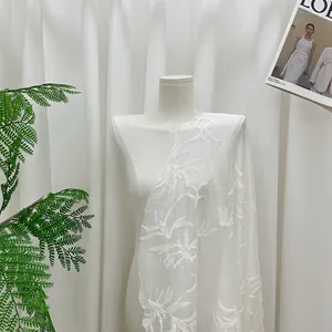 Tessuto in Chiffon Leggero con Ricamo Floreale Vintage, Elegante Tulle Texturizzato per Abiti da Sposa e da Sera - Product Image 1