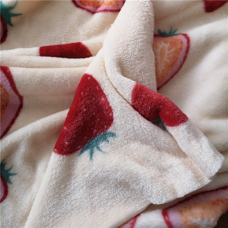 Changshu Текстиль 100% полиэстер фланелевая ткань с принтом клубники для одеяла