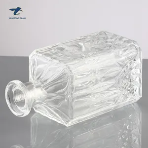 Botol kaca kristal bening mewah berbentuk gitar 100ml 500ml 700ml 750ml 1l minuman keras vodka wiski dengan tutup sekrup