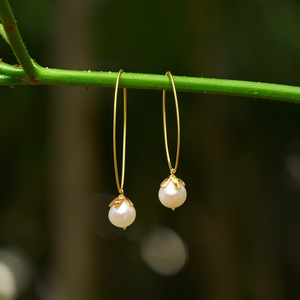 Boucles d'oreilles pendantes tendance en acier inoxydable 316L avec placage or PVD, design perle durable et résistant - Product Image 3