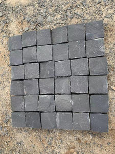 Pavés d'allée de basalte noir fendu de nature - Product Image 2