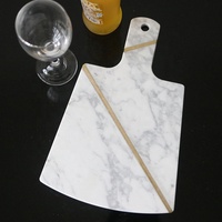 Vaisselle de luxe, assiette de présentation en marbre blanc naturel décoratif avec bord doré, vaisselle en marbre