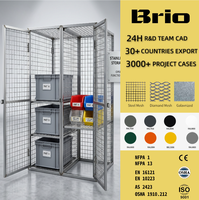 Structure de connexion latérale pour casiers en treillis métallique Brio Linked, pour un arrangement soigné des casiers en treillis métallique, idéale pour les grands projets de vestiaires pour personnel.