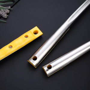 مصفاة كبيرة من الفولاذ المقاوم للصدأ بمقبض طويل للبيع بالجملة، آمنة للغسل في غسالة الأطباق وصديقة للبيئة، مناسبة للمطبخ المنزلي والطهي - Product Image 4