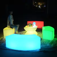 屋外ガーデンセット家具RGBバーナイトクラブLED照明付きカクテルテーブルと椅子販売用、LED家具パーティー用