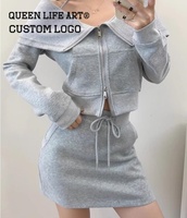 Coups de pinceau verdoyants. Coups de pinceau verdoyants. Ensemble de veste pour femme avec logo personnalisé en usine, 240 grammes, imprimé lumineux, short décontracté en coton, décoration à sequins et empiècements
