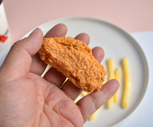 Симуляционный брелок-курица 3D из ПВХ, модель жареных куриных ножек и крыльев, резиновый брелок, подарок для клиента, брелок для повара, брелок-еда - Product Image 6