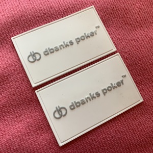 Étiquette en caoutchouc de silicone de protection UV de couleur blanche propre, insigne en caoutchouc PVC lavable de 2mm d'épaisseur pour cartables - Product Image 3