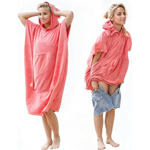 Vente <span class=keywords><strong>pas</strong></span> <span class=keywords><strong>cher</strong></span> ponchos à capuche serviette <span class=keywords><strong>de</strong></span> <span class=keywords><strong>bain</strong></span> microfibre à capuche serviette <span class=keywords><strong>de</strong></span> plage surf <span class=keywords><strong>poncho</strong></span> pour adultes - Product Image 1