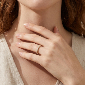 Anillo apilable de diseño clásico, muy vendido, de oro macizo de 18 quilates con diamantes naturales auténticos, ideal para uso diario. - Product Image 4