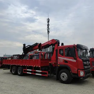 Guindaste dobrável hidráulico do elevador 20 toneladas do caminhão do dongfeng com guindaste de madeira