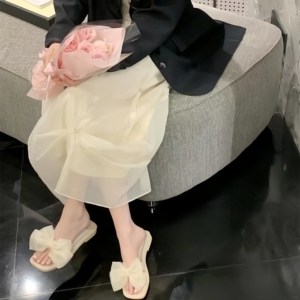 Sandalias de Verano Antideslizantes y Desodorantes con Lazo de Encaje Grueso Estilo Coreano Novedoso para Mujer, Ideales para Combinar con Cualquier Atuendo - Product Image 4