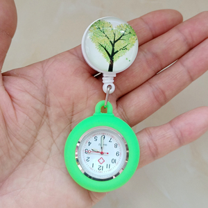 <span class=keywords><strong>Orologio</strong></span> da Tasca Retrattile Creativo con Clip per Infermieri e Medici, Design con Cuore, <span class=keywords><strong>Vita</strong></span>, Alberi, Colorato, Regalo per Ospedale - Product Image 4