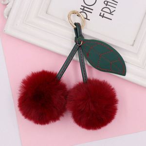 En gros, Porte-clés pompon en fourrure mini cerise motif dessin animé, accessoires boule en peluche, pendentif de sac à main, porte-clés pompon cerise - Product Image 5