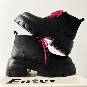 Botas casuales de suela gruesa, negras, de caña alta, con cordones, para hombres a la moda, con acabado mate. Zapatos de hombre con suela suave, de color rosa moderno y a la moda. - Product Image 2