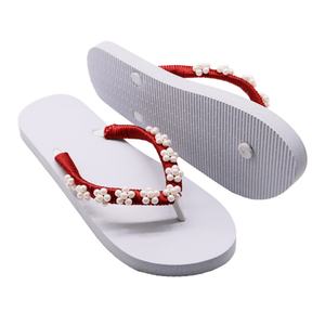 Sandales d'été pour femmes, douces, antidérapantes, en satin rouge, faites à la main, avec fleurs en perles, confortables, tongs de plage, OEM - Product Image 1