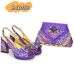 أحذية إيطالية جميلة ناضجة لفستان سيدة جميل بو أحذية نسائية صيفية ومجموعة حقيبة صنادل عالية الجحيم أسافين بلاستيكية سميكة - Product Image 4