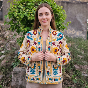 Veste en coton brodée florale pour femme, col mandarin, manches longues, style bohème chic, faite à la main, écologique, vêtement d'extérieur pour le printemps - Product Image 1