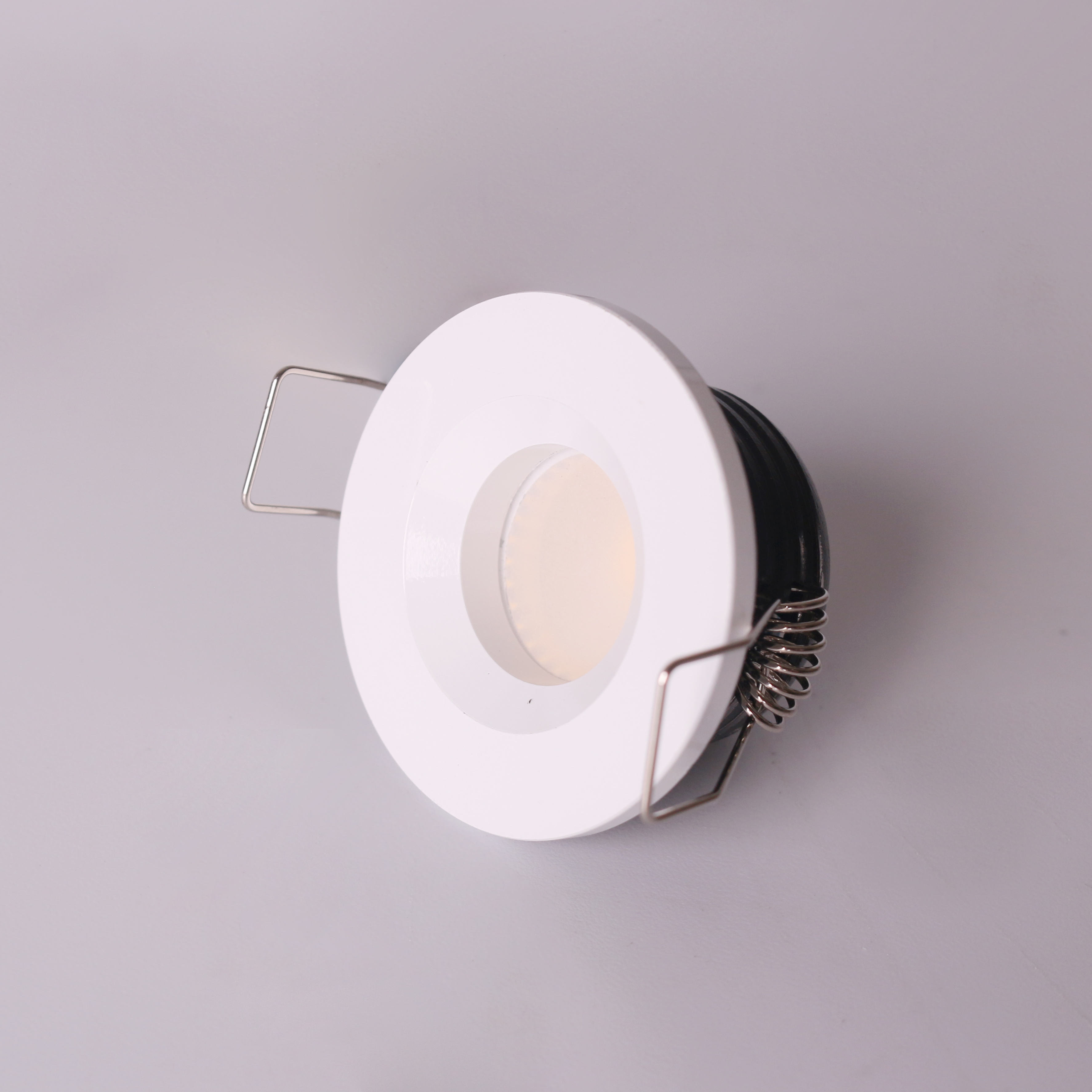 สีขาว/สีดำ