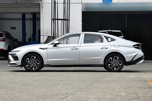 Auto Usata 2024 <span class=keywords><strong>Hyundai</strong></span> Sonata Berlina di Medie Dimensioni 5 Posti Benzina 1.5T/2.0T 8AT Auto Familiare in Offerta - Product Image 5