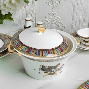 Wholesale Luxury Gold <b>Dinnerware</b> Set 58pcs Ceramic Porcelain Plates with Horse Luxury Bone China for Home Use - Product Image 5